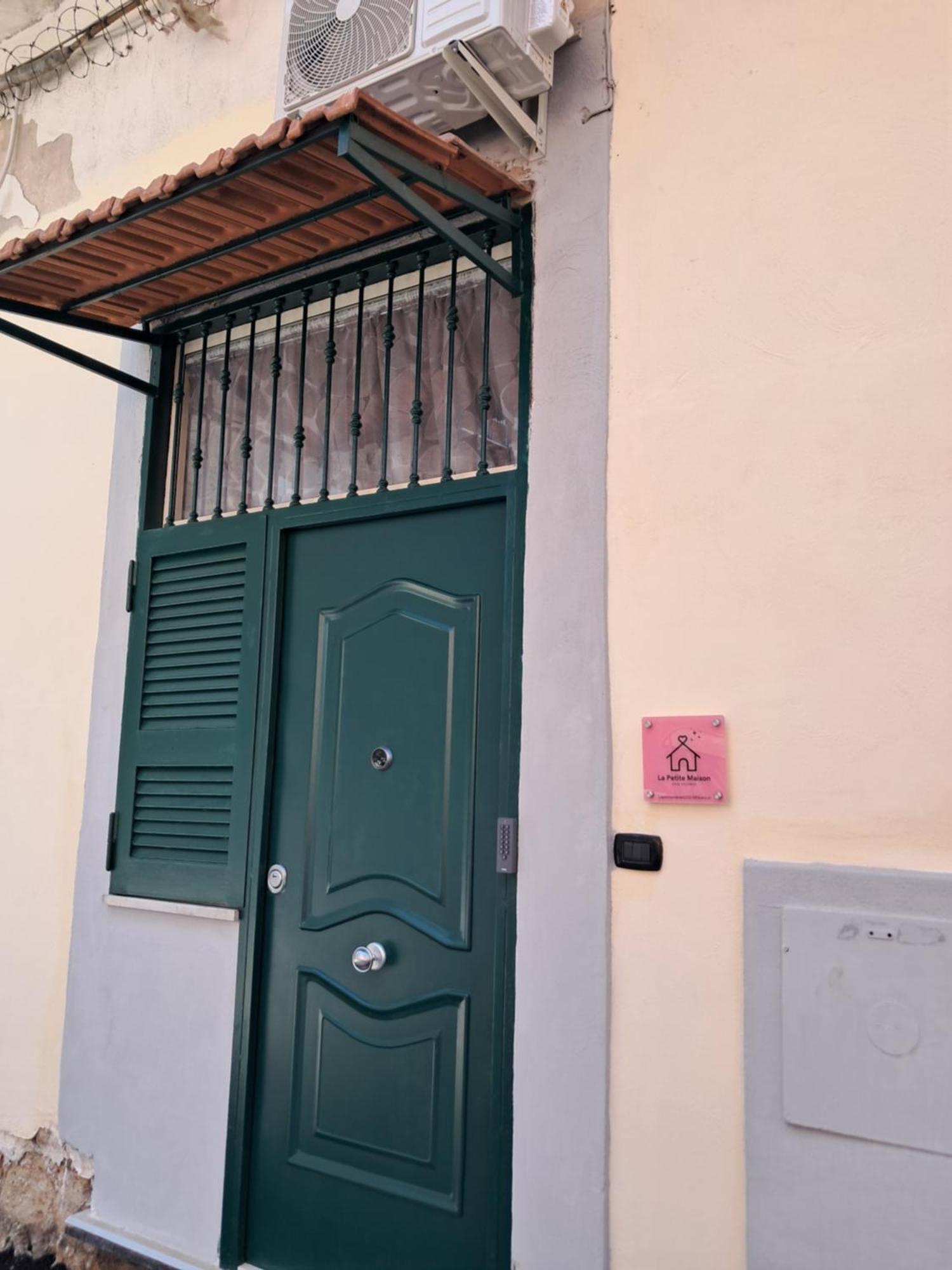 La Petite Maison Наполи Екстериор снимка